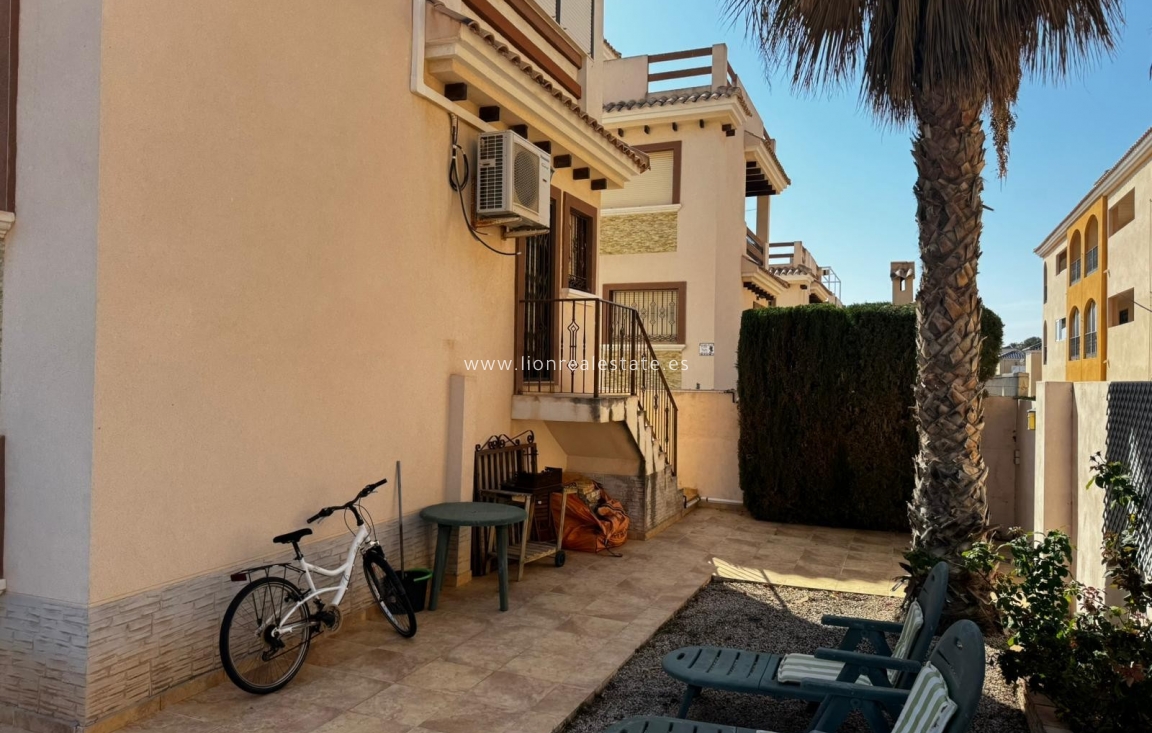 Resale - Chalet - Orihuela Costa - Villamartín