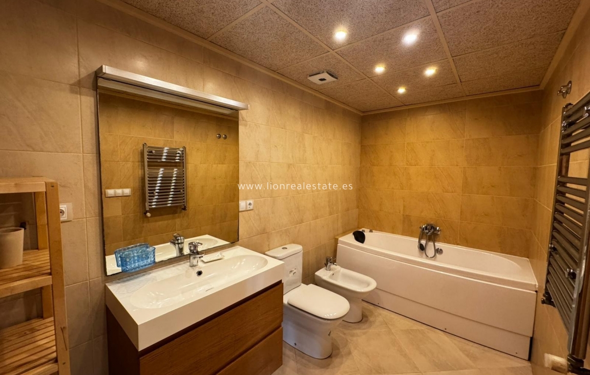 Resale - Chalet - Orihuela Costa - Villamartín