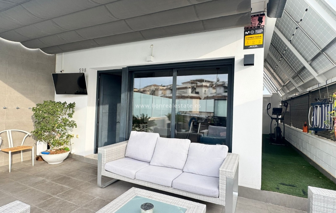 Resale - Chalet - Orihuela Costa - Villamartín