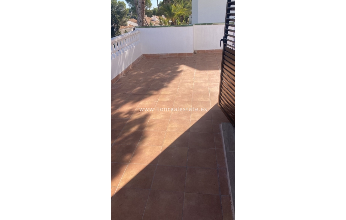 Resale - Chalet - Orihuela Costa - Villamartín