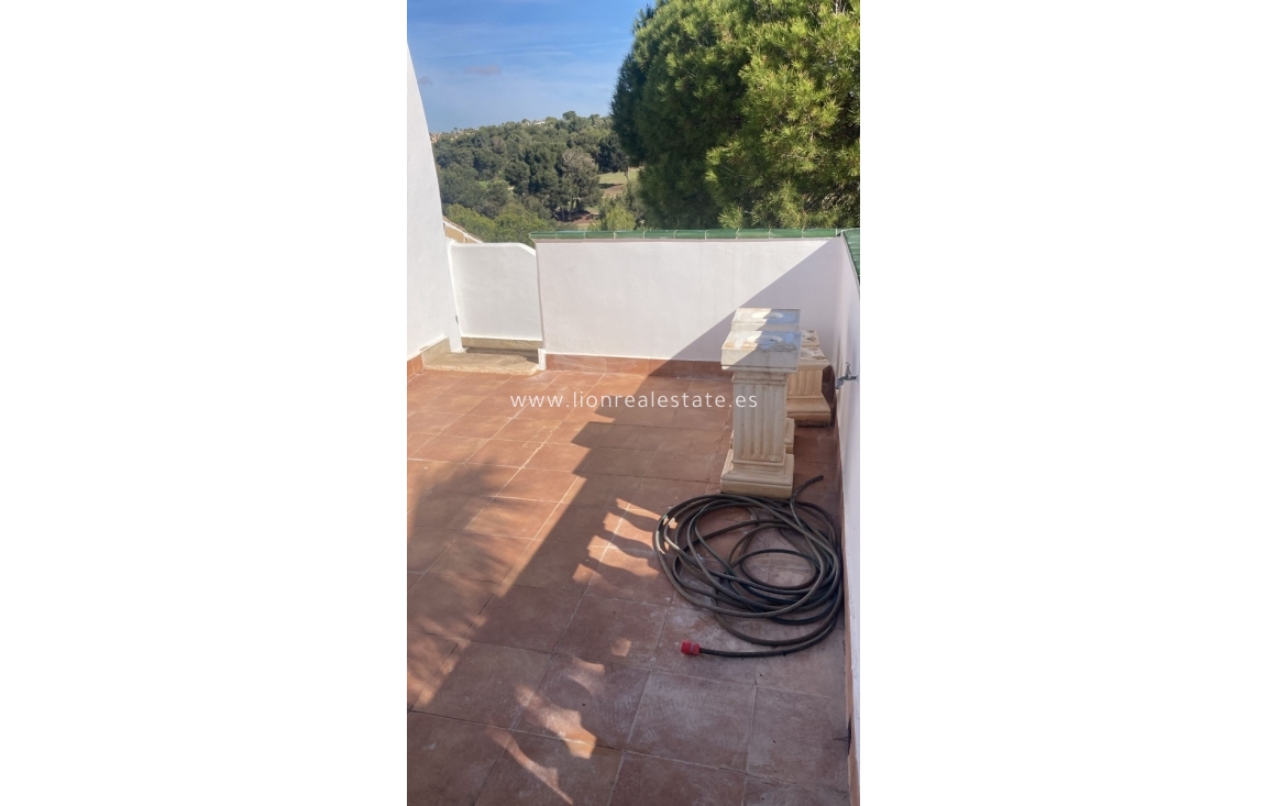 Resale - Chalet - Orihuela Costa - Villamartín