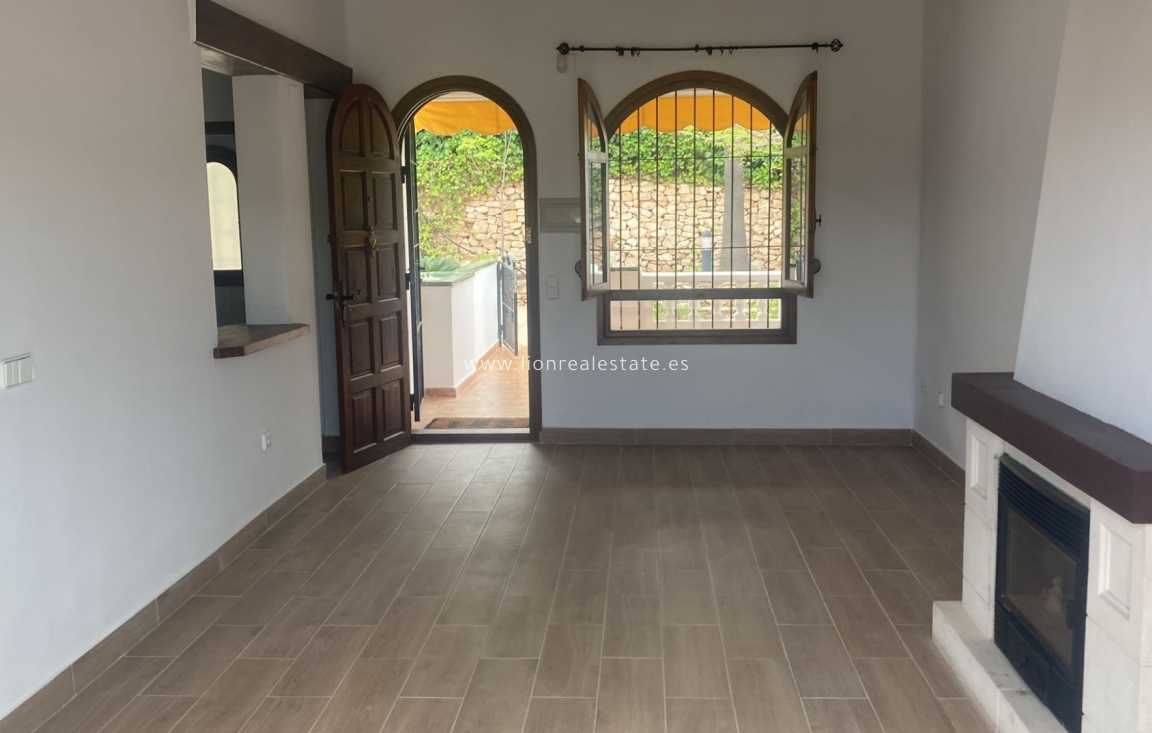 Resale - Chalet - Orihuela Costa - Villamartín