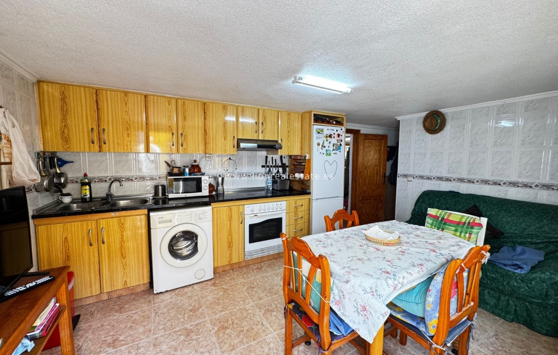 Resale - Chalet - Punta Prima