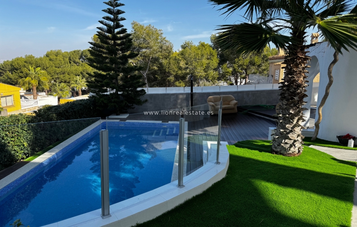 Resale - Chalet - Torrevieja - Los Balcones