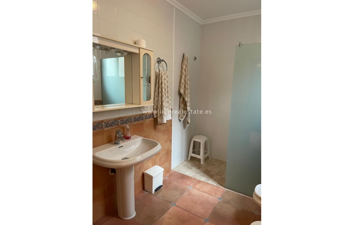 Resale - Chalet - Torrevieja - Playa del Cura