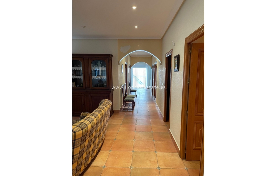 Resale - Chalet - Torrevieja - Playa del Cura