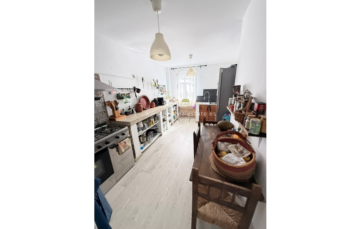 Resale - Chalet - Valencia