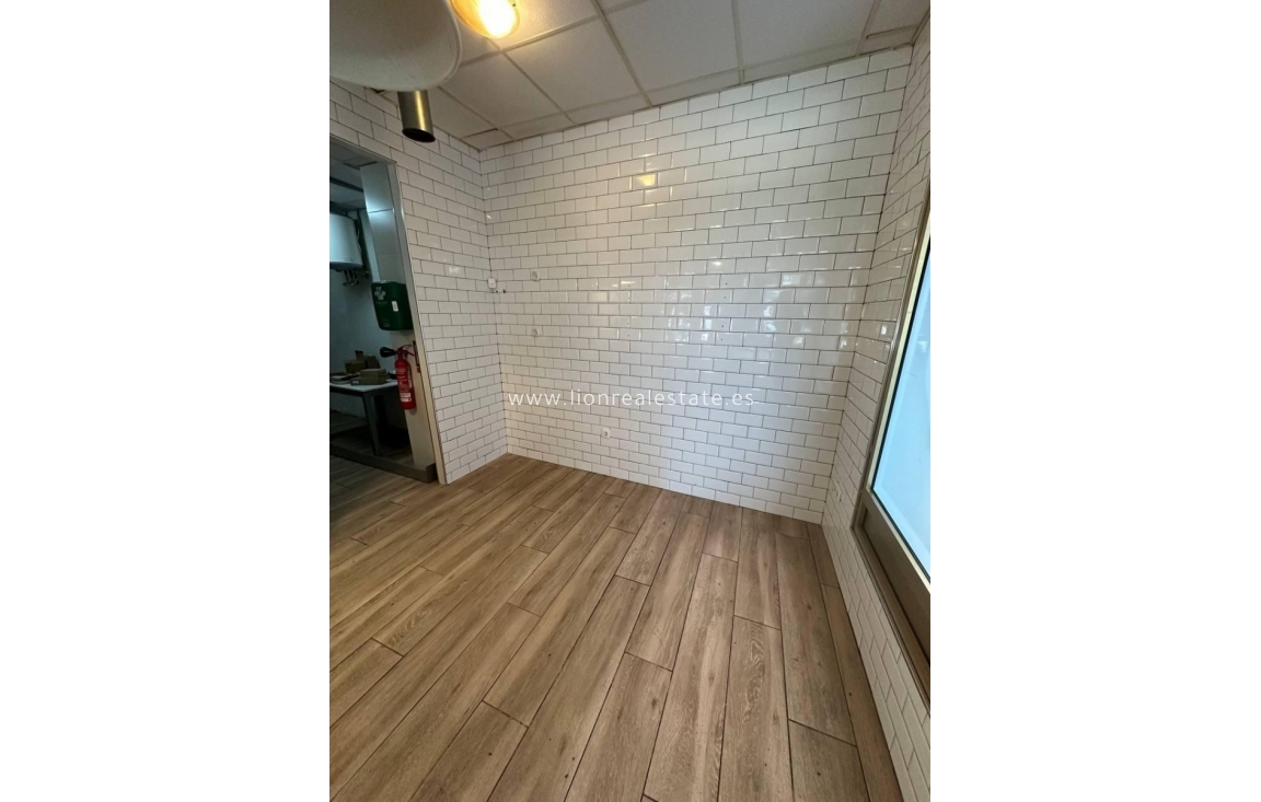 Resale - Commercial - Alicante - Benalua