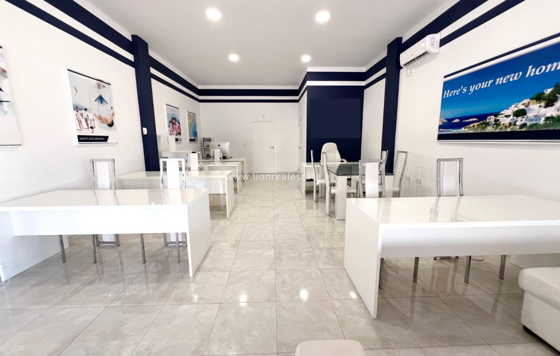 Resale - Commercial - Orihuela Costa - Playa Flamenca