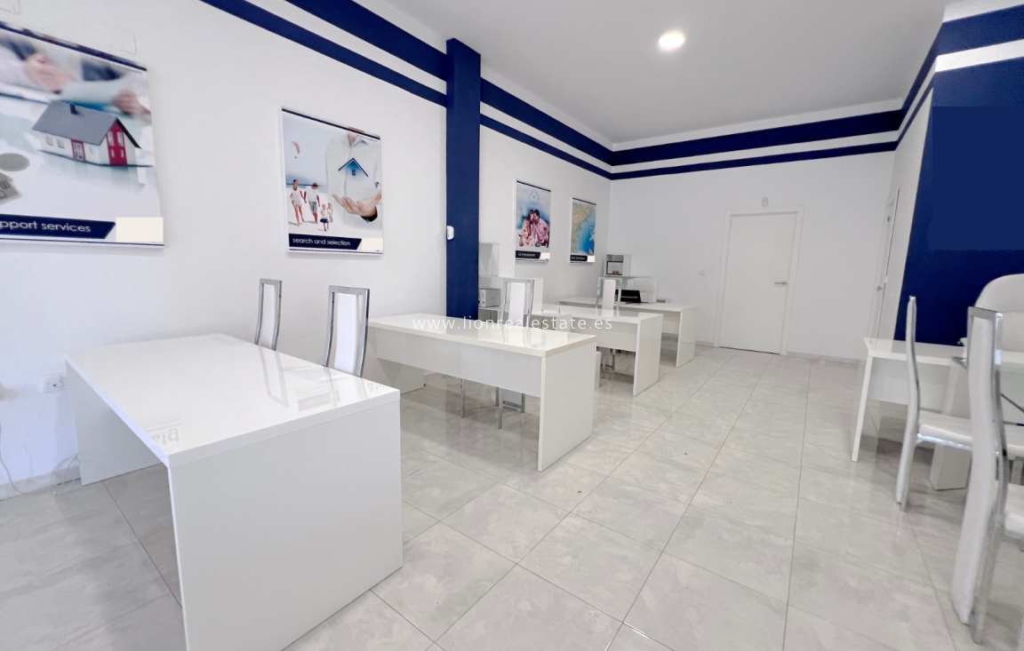 Resale - Commercial - Orihuela Costa - Playa Flamenca