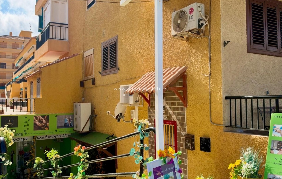 Resale - Commercial - Torrevieja - Torrelamata - La Mata