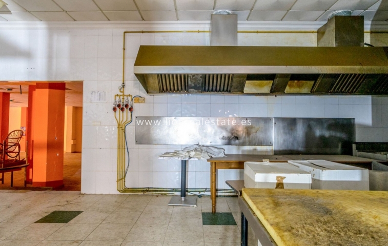 Resale - Commercial - Torrevieja