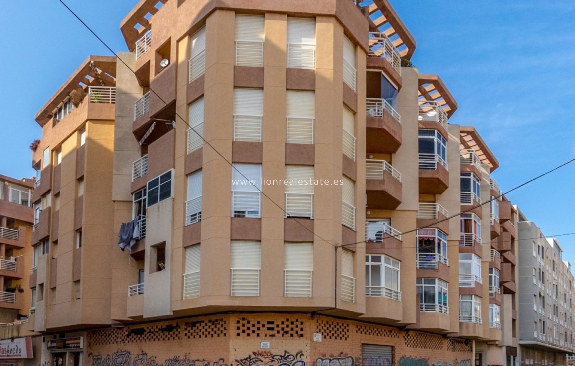 Resale - Commercial - Torrevieja