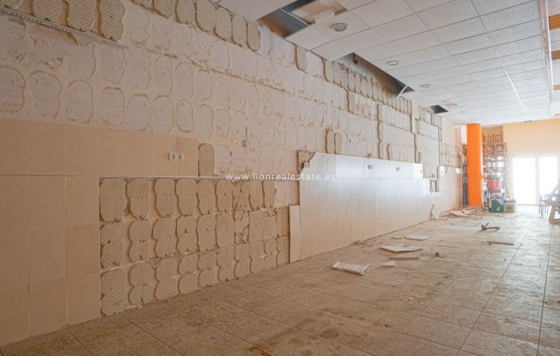 Resale - Commercial - Torrevieja