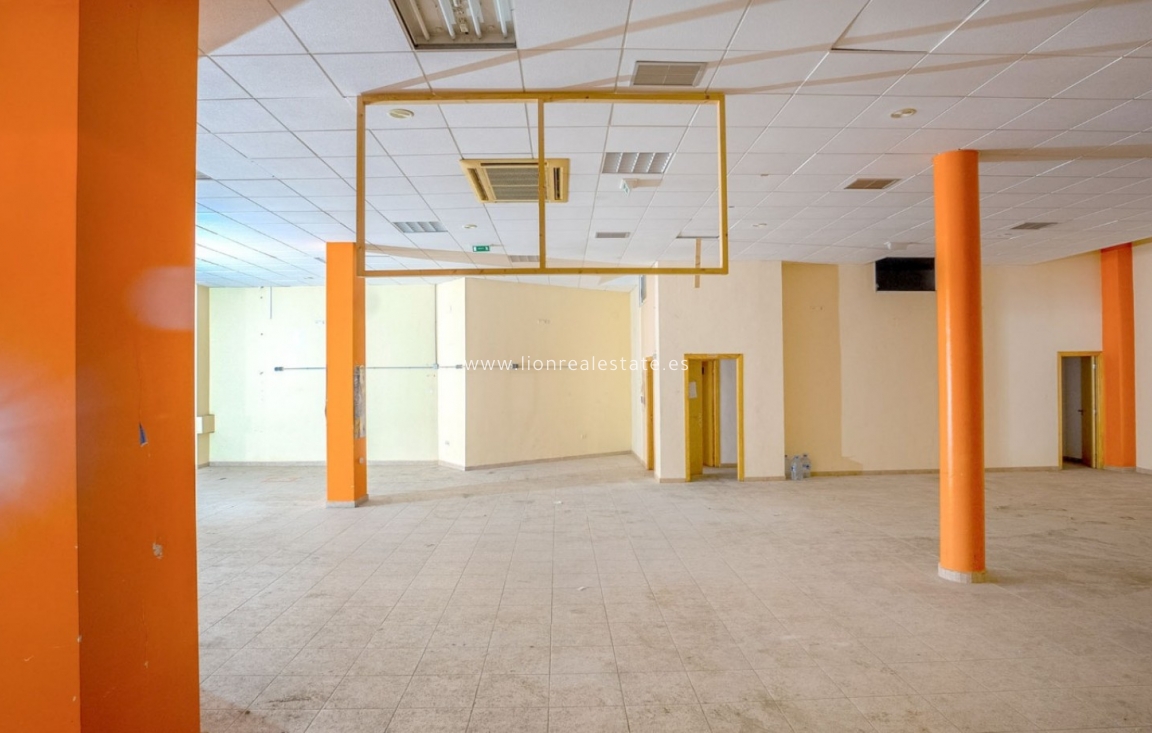 Resale - Commercial - Torrevieja