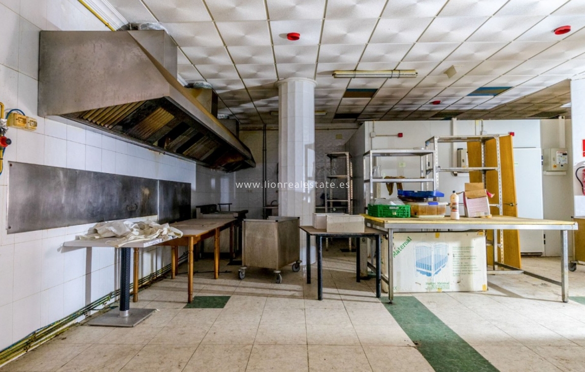 Resale - Commercial - Torrevieja