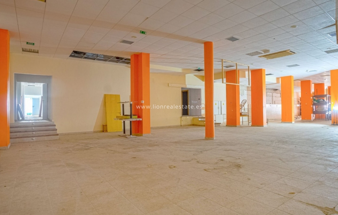 Resale - Commercial - Torrevieja