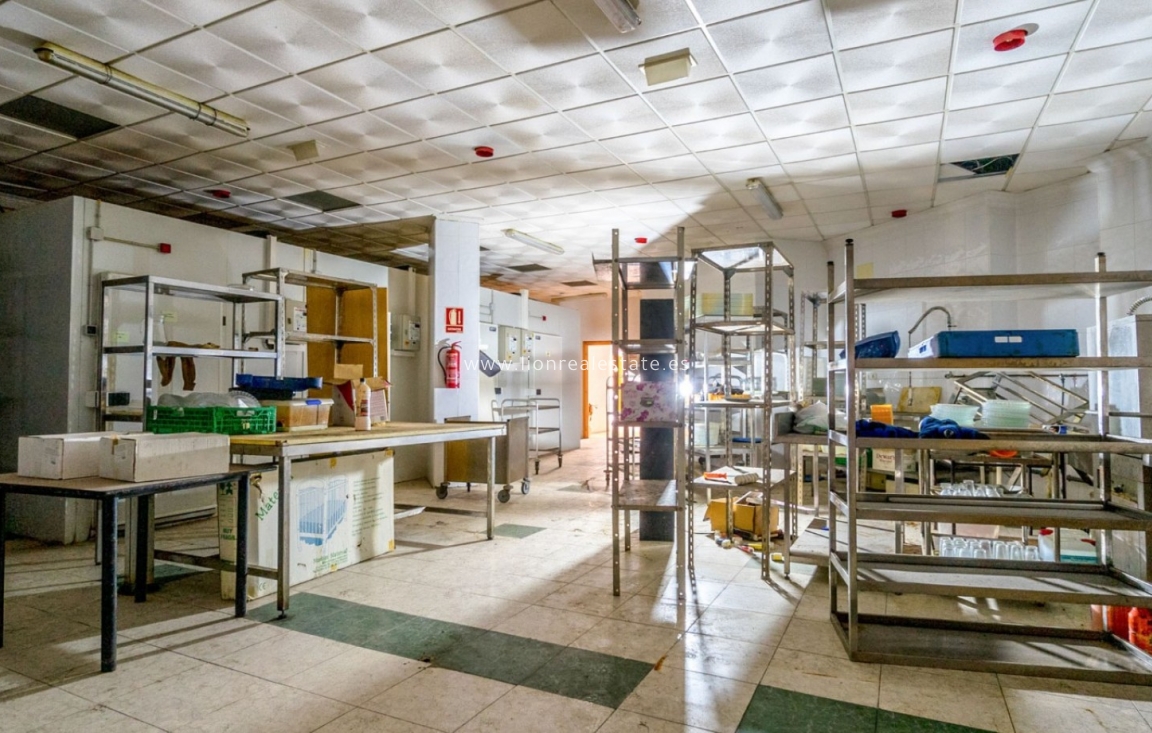 Resale - Commercial - Torrevieja