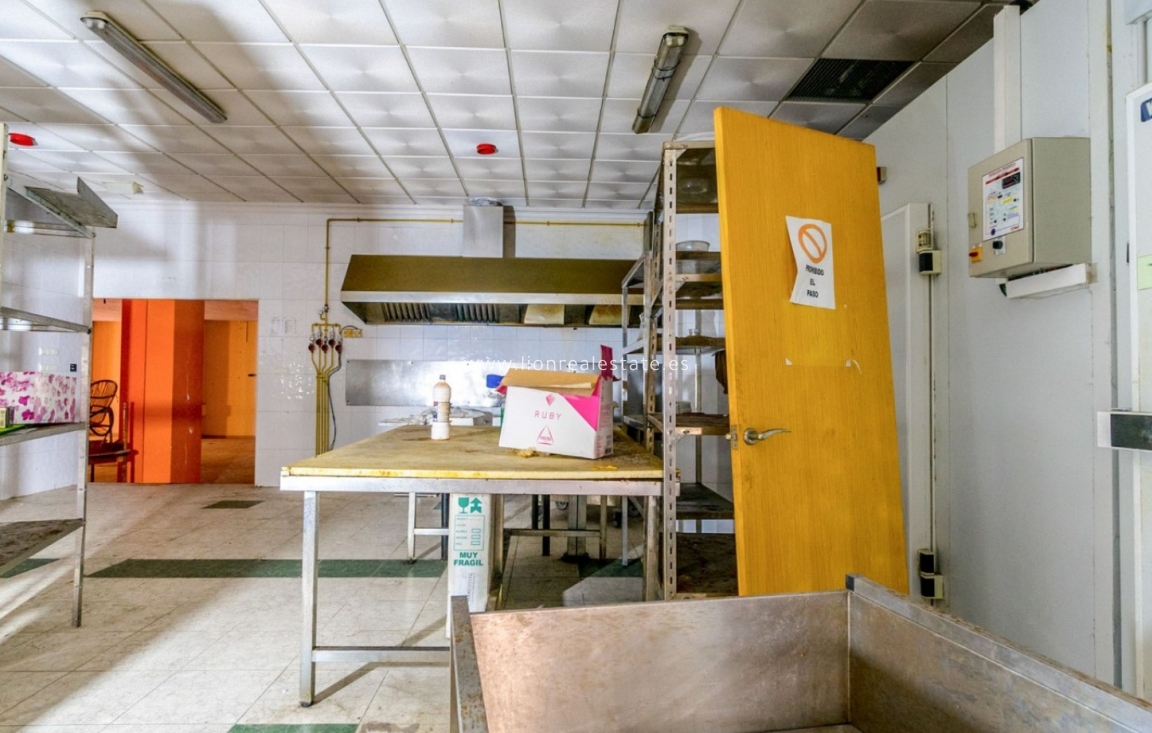Resale - Commercial - Torrevieja