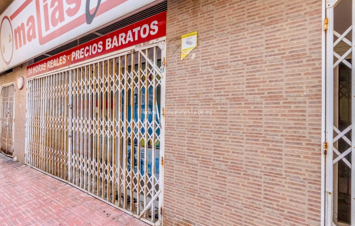 Resale - Commercial - Torrevieja
