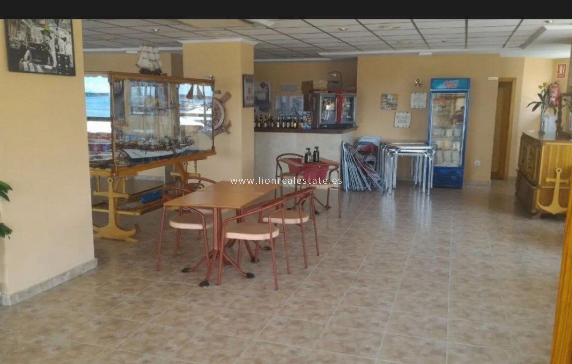 Resale - Commercial - Torrevieja