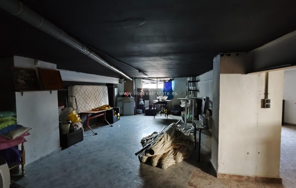 Resale - Commercial - Torrevieja