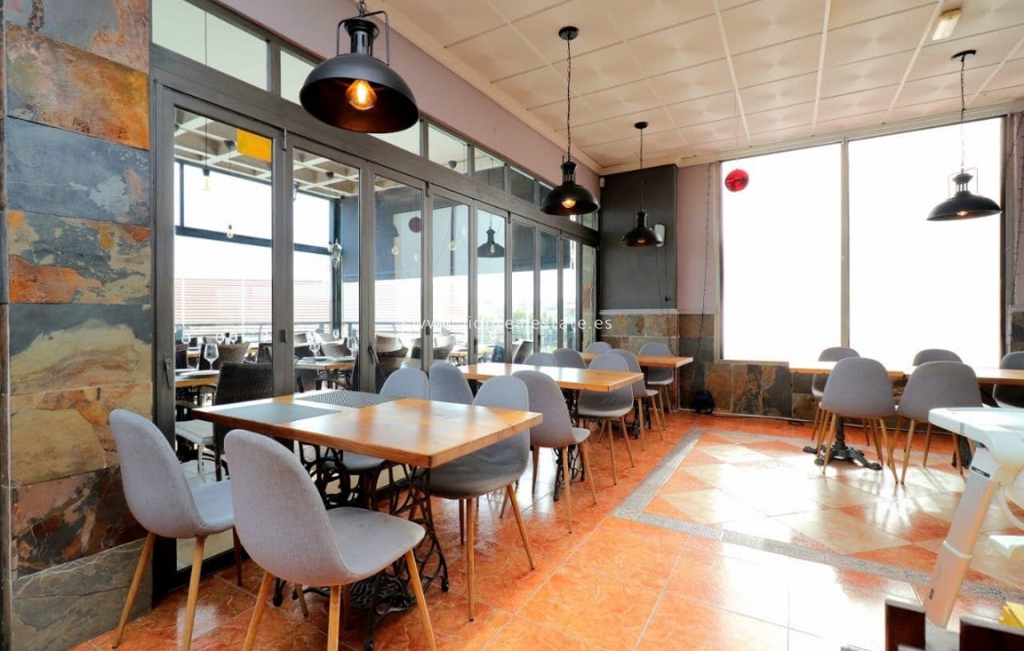 Resale - Commercial Unit - Orihuela Costa - Playa Flamenca