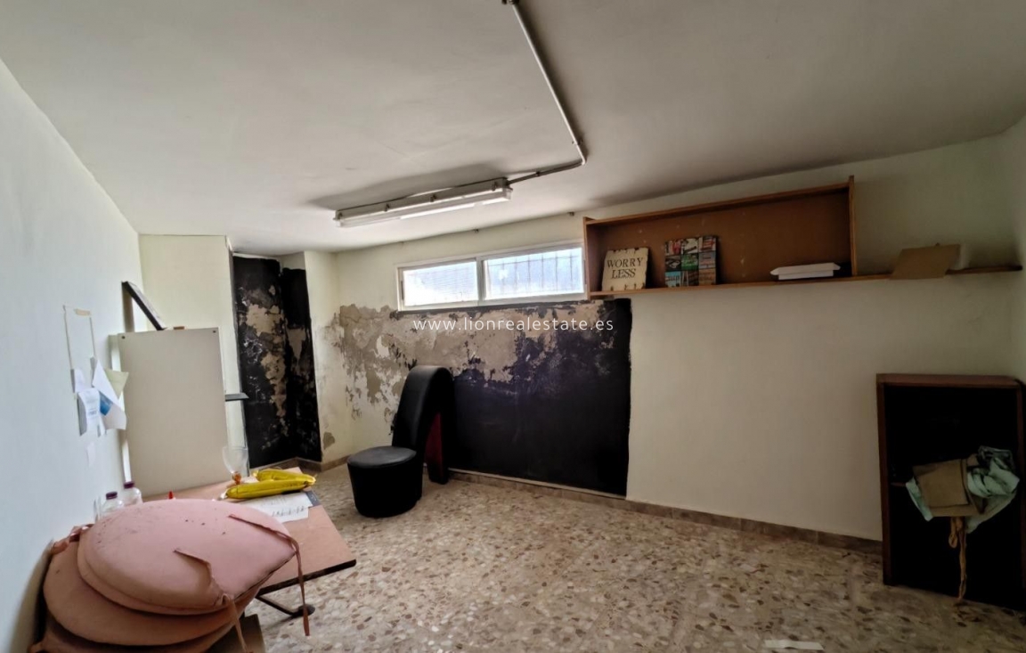 Resale - Commercial Unit - Torrevieja - Acequion
