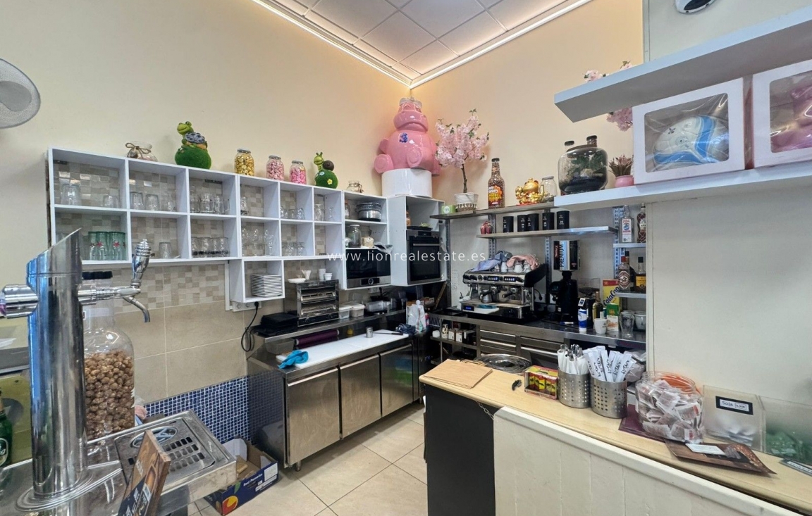 Resale - Commercial Unit - Torrevieja - Estacion de autobuses