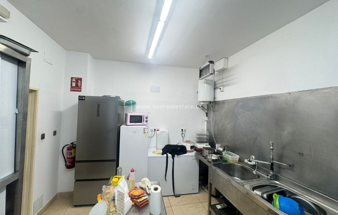 Resale - Commercial Unit - Torrevieja - Estacion de autobuses