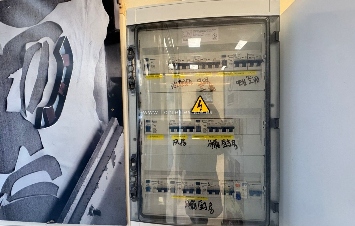 Resale - Commercial Unit - Torrevieja - Estacion de autobuses