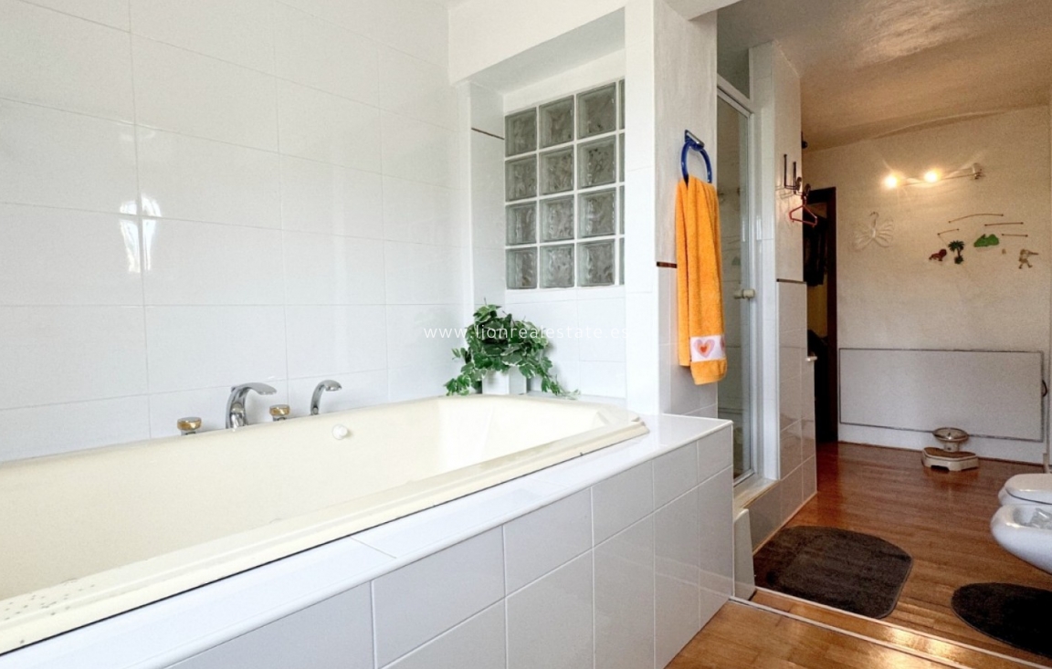 Resale - Detached Villa - Orihuela Costa - La Zenia