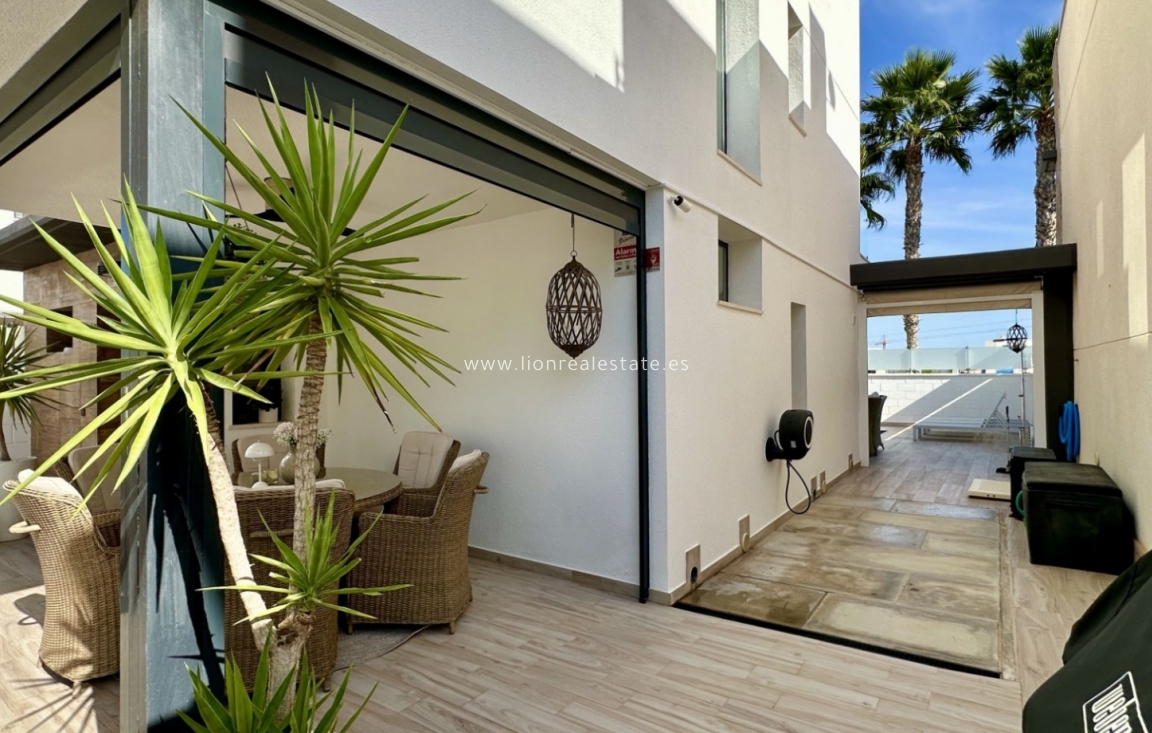 Resale - Detached Villa - Orihuela Costa - Lomas de Cabo Roig