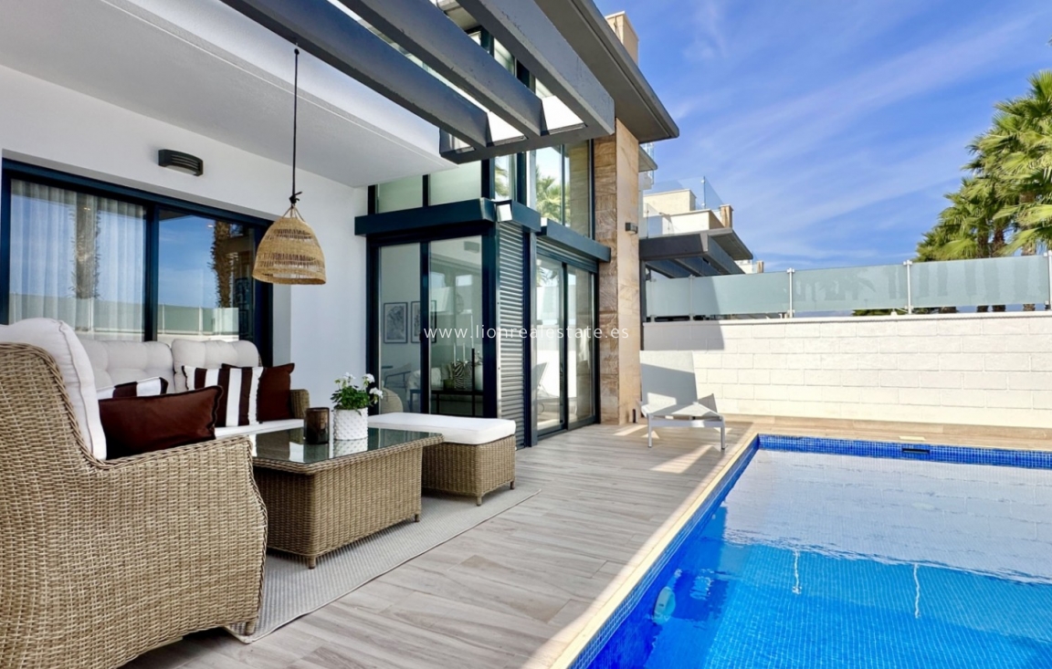 Resale - Detached Villa - Orihuela Costa - Lomas de Cabo Roig