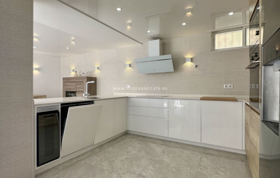 Resale - Detached Villa - Orihuela Costa - Los Altos