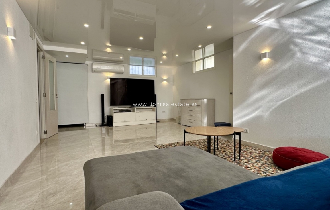 Resale - Detached Villa - Orihuela Costa - Los Altos