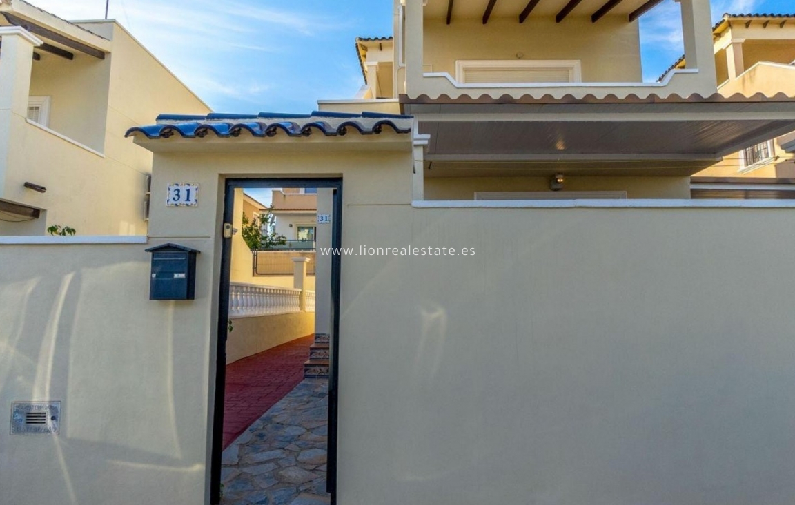 Resale - Detached Villa - Orihuela Costa - Villamartín
