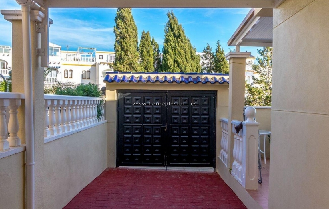 Resale - Detached Villa - Orihuela Costa - Villamartín