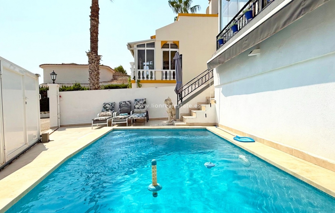 Resale - Detached Villa - Orihuela Costa - Villamartín
