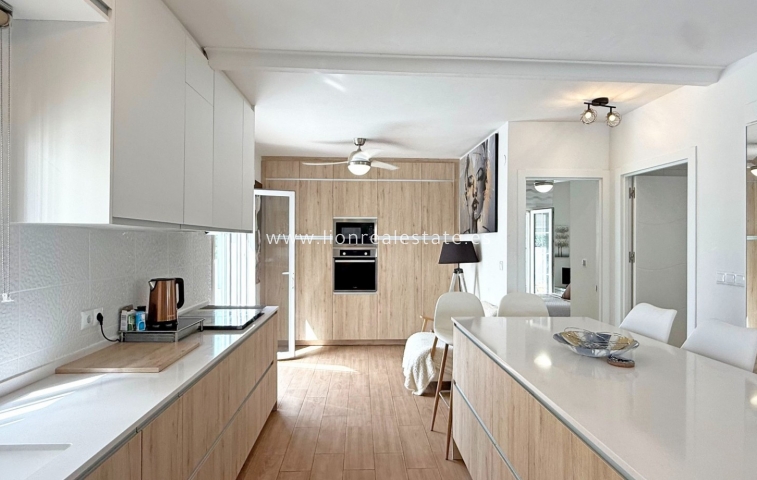 Resale - Detached Villa - Orihuela Costa - Villamartín