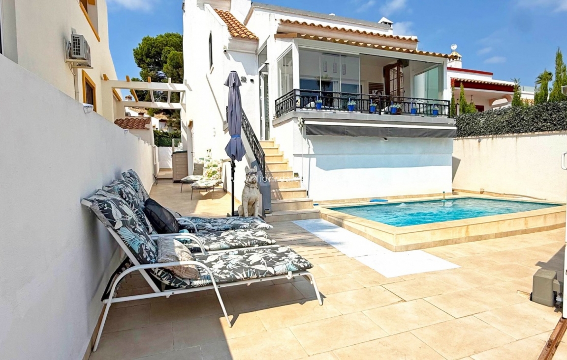Resale - Detached Villa - Orihuela Costa - Villamartín