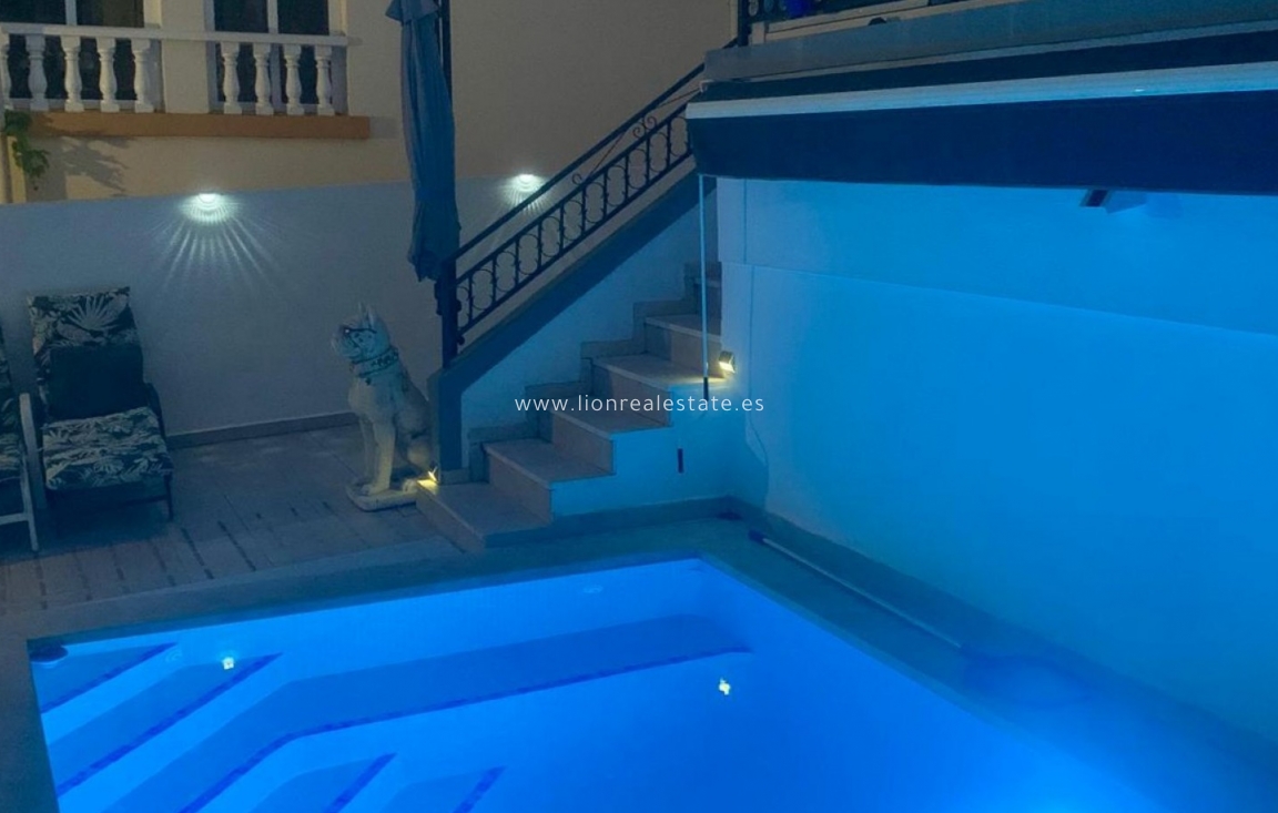 Resale - Detached Villa - Orihuela Costa - Villamartín