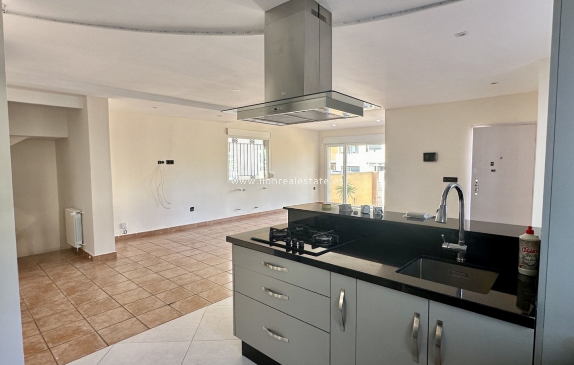 Resale - Detached Villa - Orihuela Costa - Villamartín