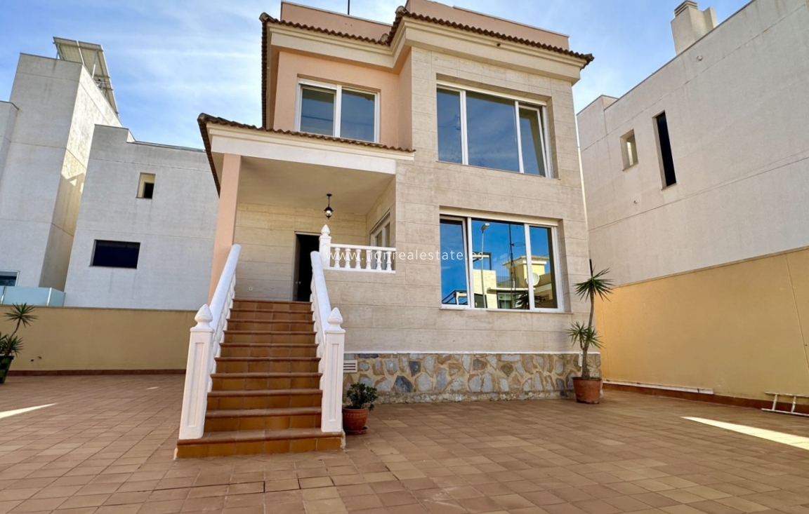 Resale - Detached Villa - Orihuela Costa - Villamartín