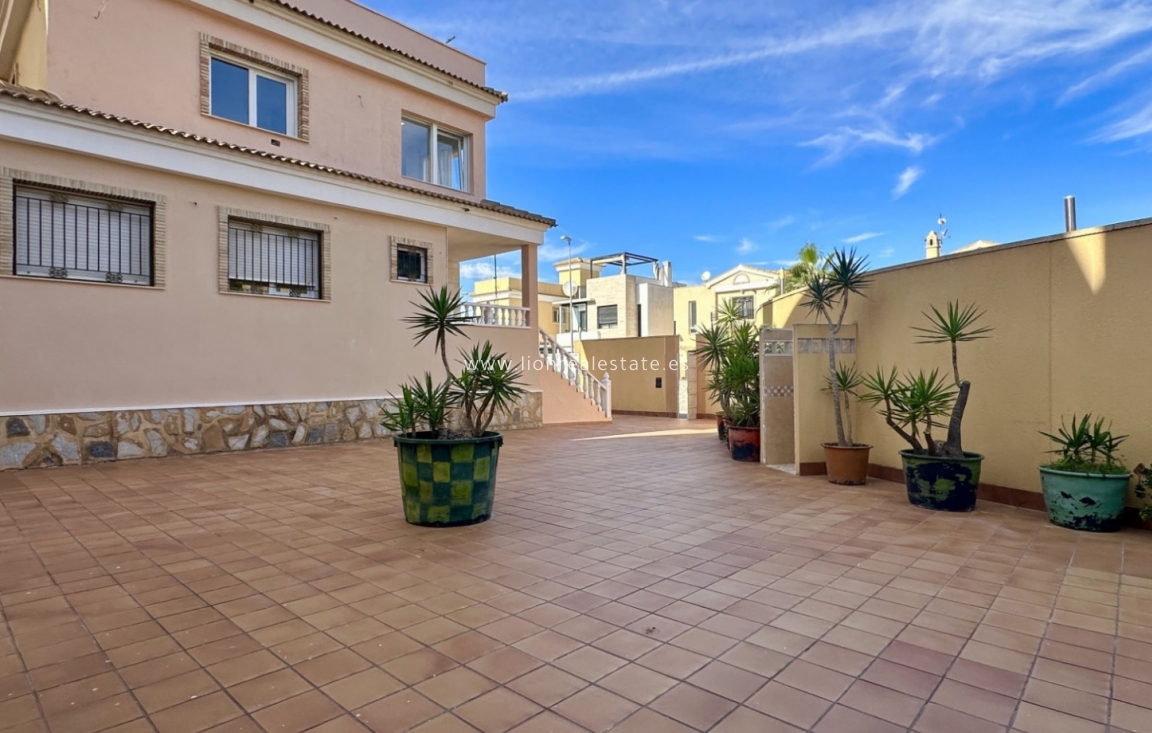 Resale - Detached Villa - Orihuela Costa - Villamartín