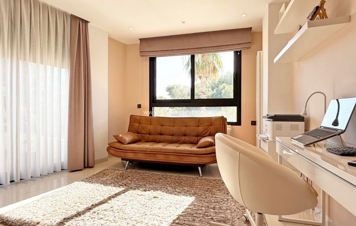 Resale - Detached Villa - Orihuela Costa - Villamartín