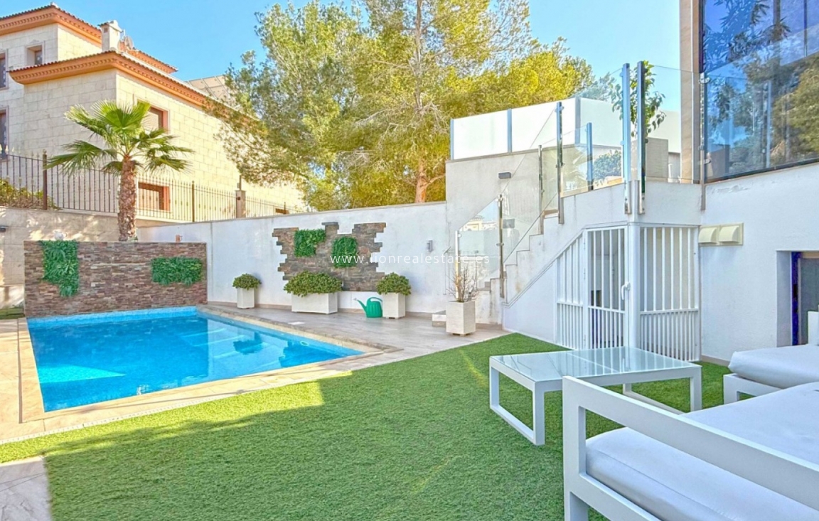 Resale - Detached Villa - Orihuela Costa - Villamartín