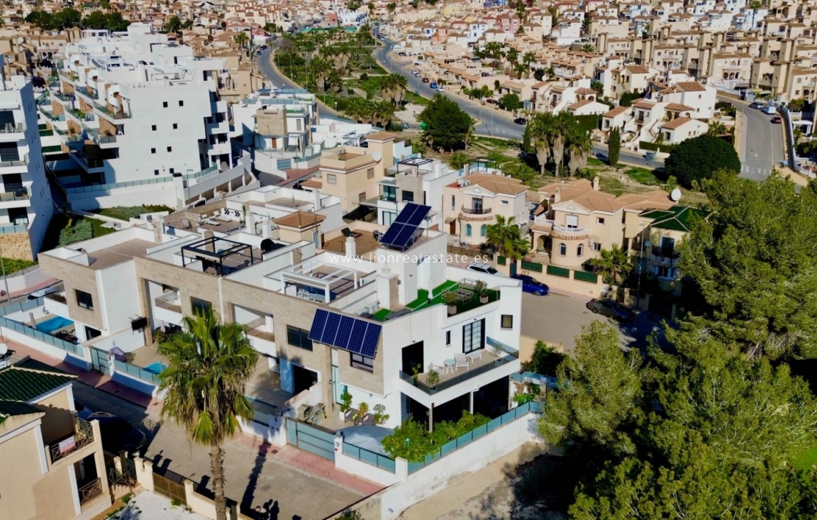 Resale - Detached Villa - Orihuela Costa - Villamartín