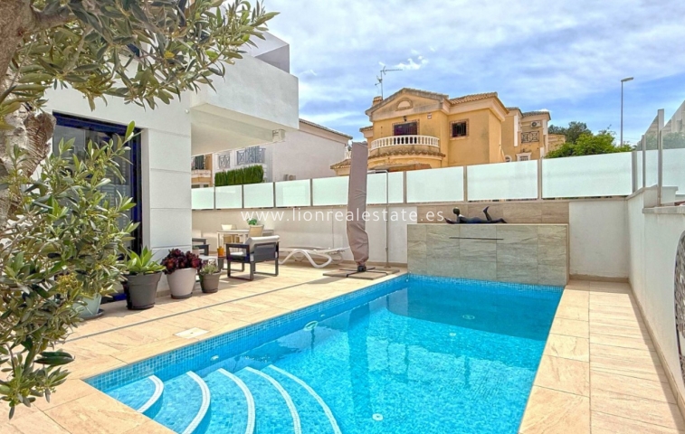 Resale - Detached Villa - Orihuela Costa - Villamartín