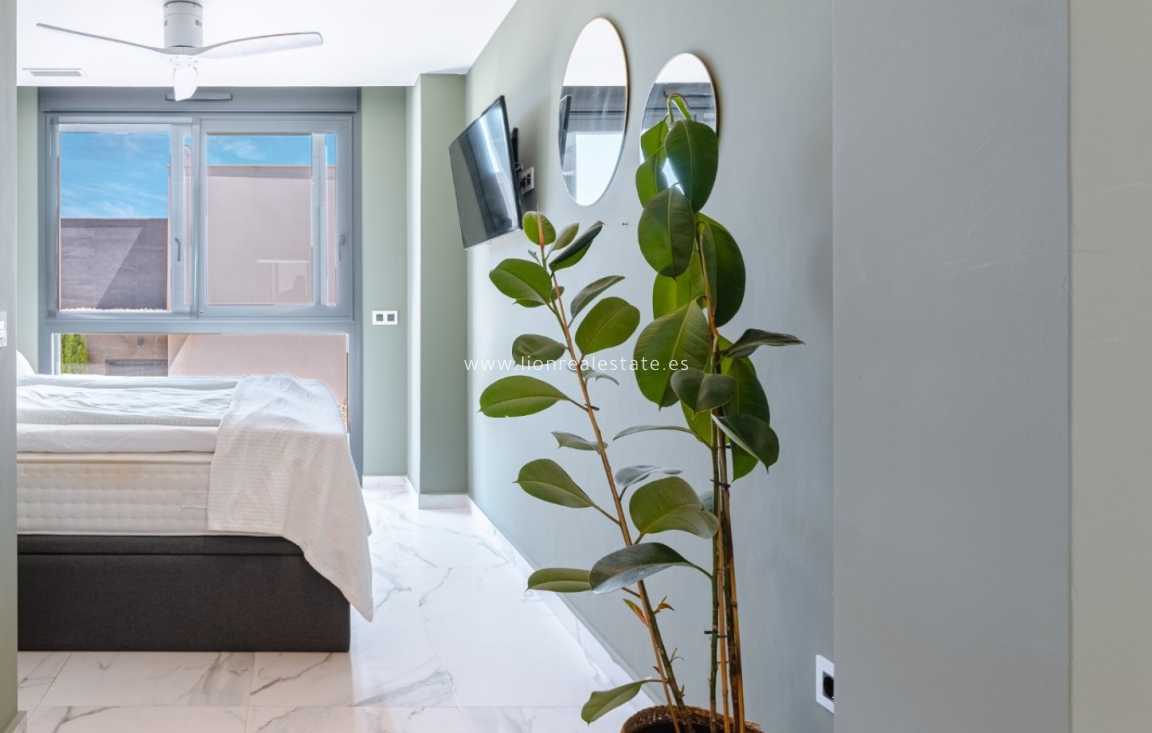 Resale - Detached Villa - San Miguel de Salinas